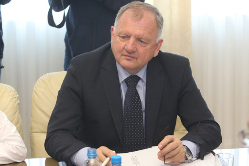 Izmjenom zakona do većih plata 