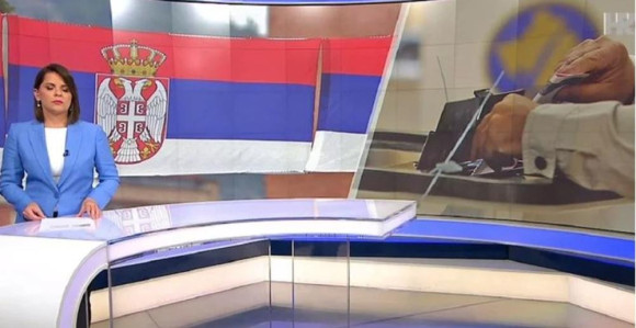 HRT izbore na Kosovu najavio uz srpsku zastavu