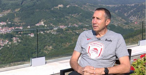 Олимпијакос отпустио тренера!