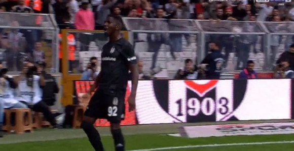 TUR: Penal pogurao Bešiktaš protiv lidera!