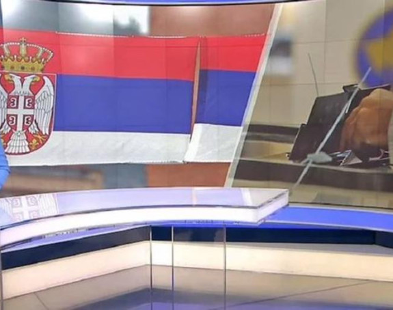 HRT izbore na Kosovu najavio uz srpsku zastavu