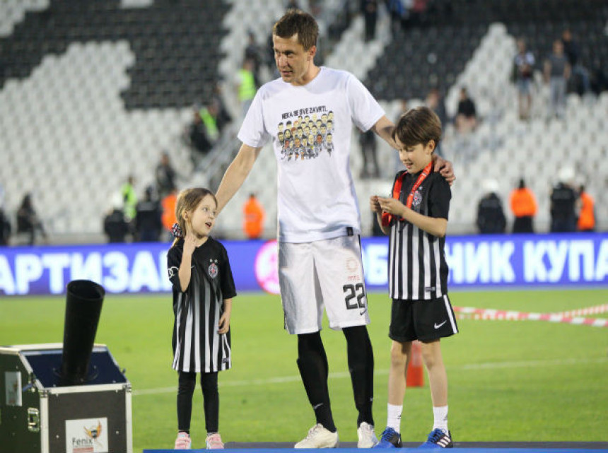 Priča: Čovjek koji vidi budućnost i čovjek kome nema zamjene!