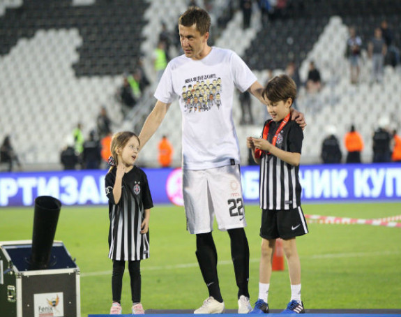 Priča: Čovjek koji vidi budućnost i čovjek kome nema zamjene!