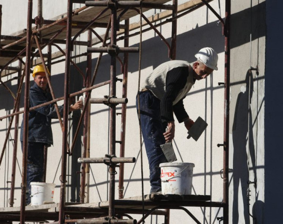 Apel Vladi RS: Uozbiljite se, radnici odoše!