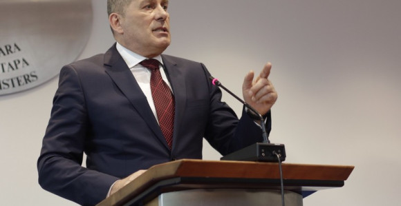 "Laži 'Večernjaka' i pohvale SNSD-a"