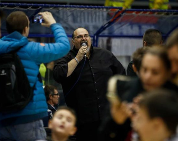 Video - Džikić navijačima: Ne vređajte igrače!