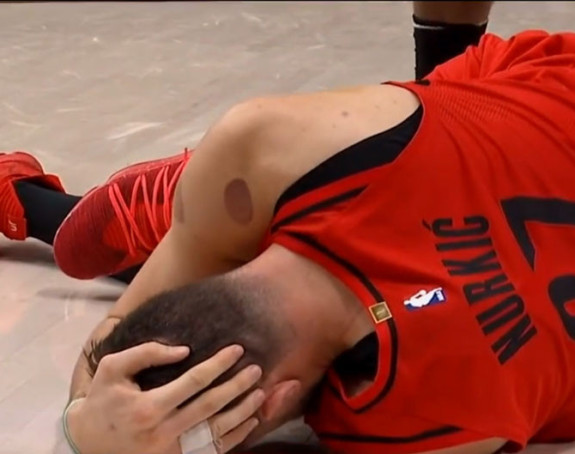 Nurkić briljirao, pa se povrijedio!