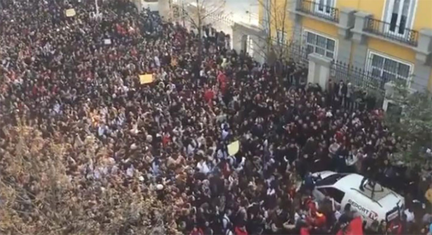 Studenti dali rok vladi Edija Rame