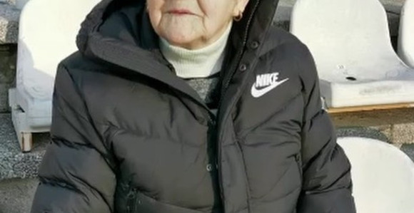 Ima 82 godine i Partizan joj je sve! 