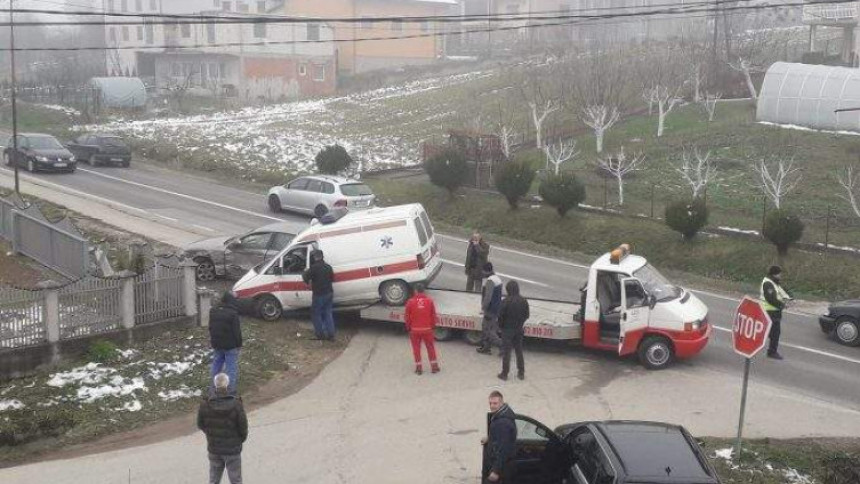 Sudarili se Audi i vozilo Hitne pomoći