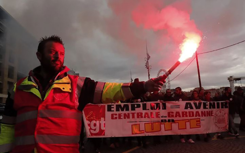 Француска: Хаос на улицама због великог штрајка 