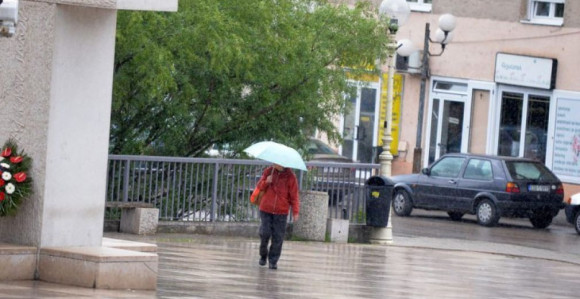 Danas oblačno i toplije, kiša u Hercegovini