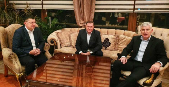 Dodik i Čović na sastanku sa Tegeltijom