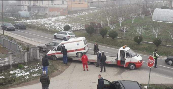 Sudarili se Audi i vozilo Hitne pomoći