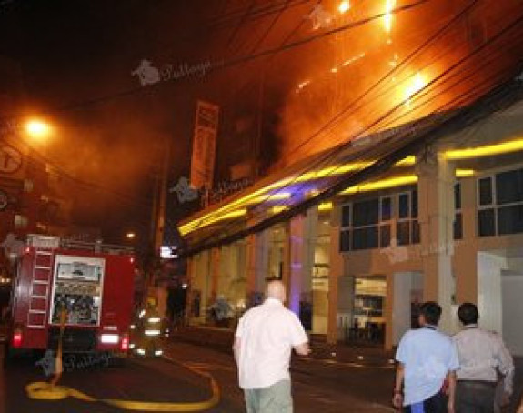 Пожар у хотелу на Тајланду, стотине туриста бјежало