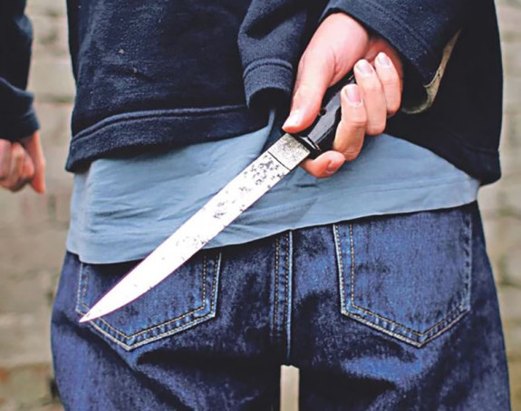 Prijedor: Nakon porodične svađe sijevali noževi 