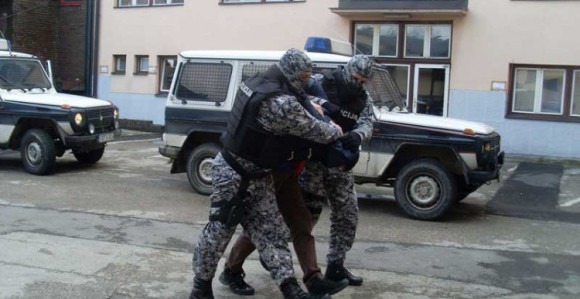Uhapšena tri instruktora vožnje zbog primanja mita