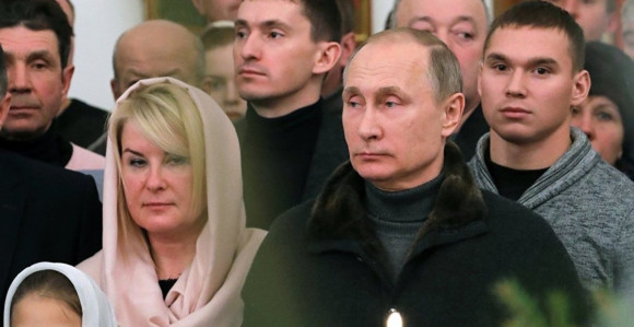 Putin na božićnoj liturgiji u Novgorodu