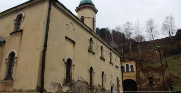 Božić dočekali u urušenoj crkvi