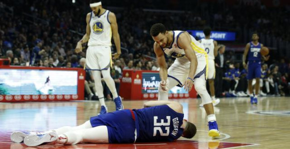 Teodosić gledao, Kari "izbombardovao" Kliperse!