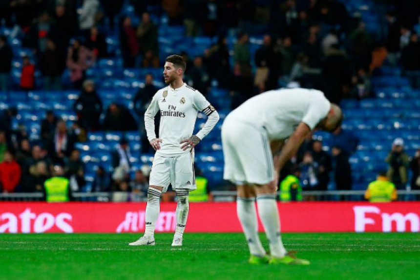 Real u krizi: Prazne tribine, očajna igra, Ramos grmi na VAR!