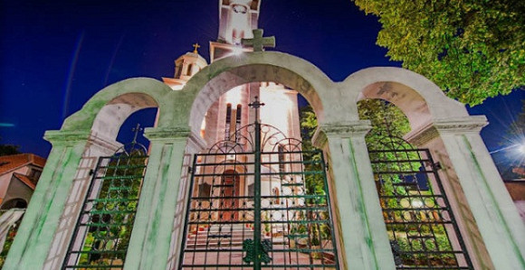 Vjernici ispunili crkvu u Tuzli