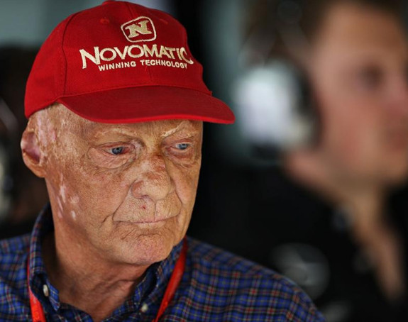 Lauda u bolnici zbog gripa!