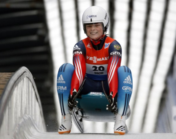 Video: Teška povreda Ruskinje na SK u sankanju!