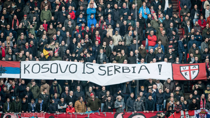 Kosovski igrač iz Tventea bijesan zbog transparenta "Kosovo je Srbija"!