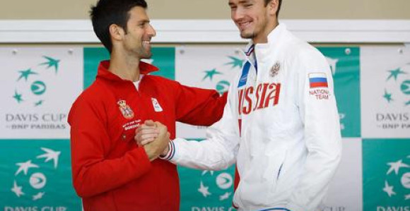 Rus miljenik Srbina! Nole "vozio" Medvedeva u Niš na tenis i karte...