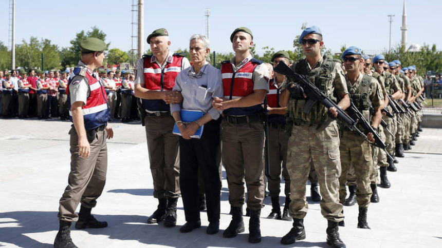 Turska: Pučistima doživotni zatvor