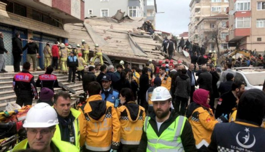 U rušenju zgrade poginula tri lica 