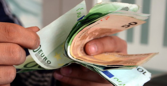 Primali pomoć, a kupili tri kuće