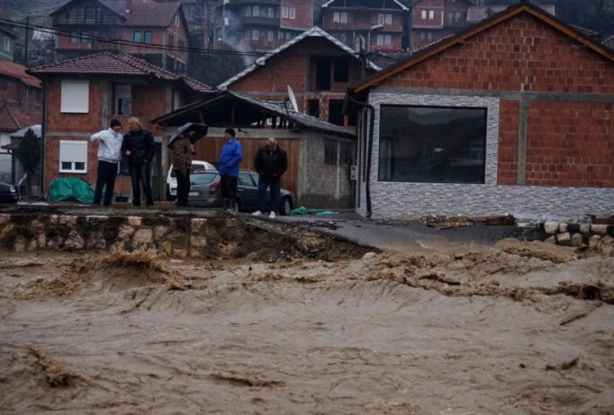 Novi Pazar: Pao most, evakuisano 100 ljudi!