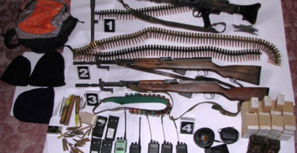Čelinac: Policija našla oružje i radio-stanice