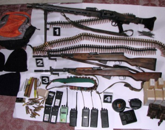 Čelinac: Policija našla oružje i radio-stanice