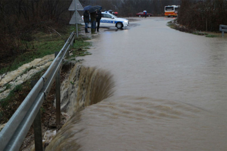 Vodostaji rastu, prijete poplave