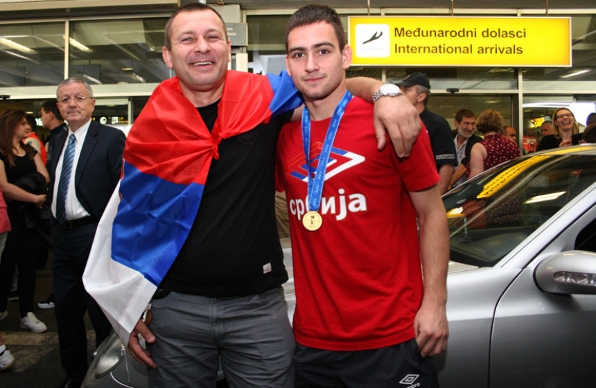 Analiza: Kako je tata Živković obesmislio pravila FIFA-e?!