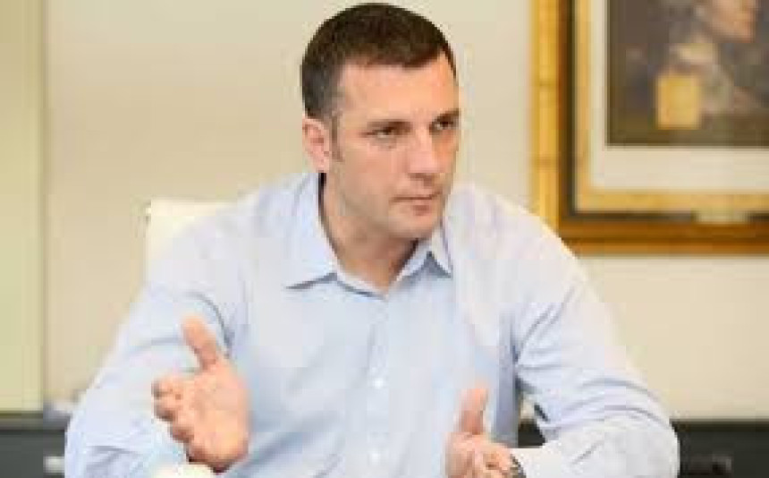 Золак именован за директора