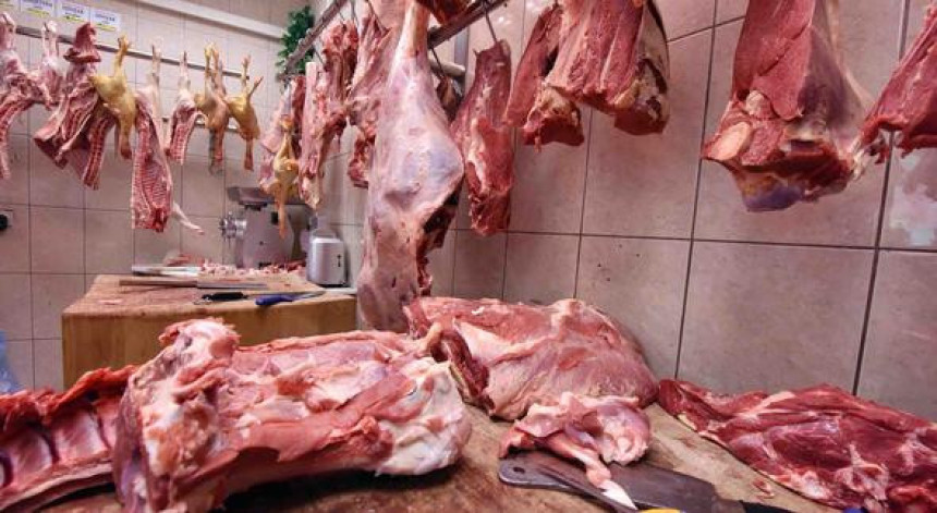 Iz mesnice ukrali meso i pare