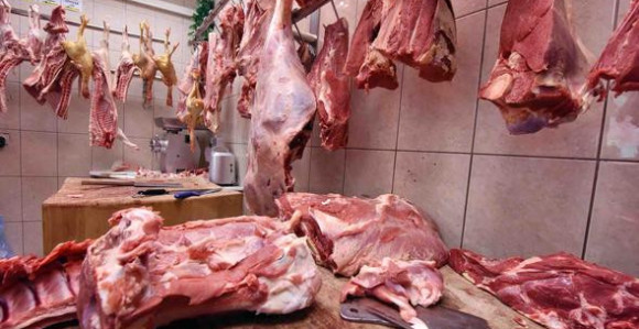 Iz mesnice ukrali meso i pare