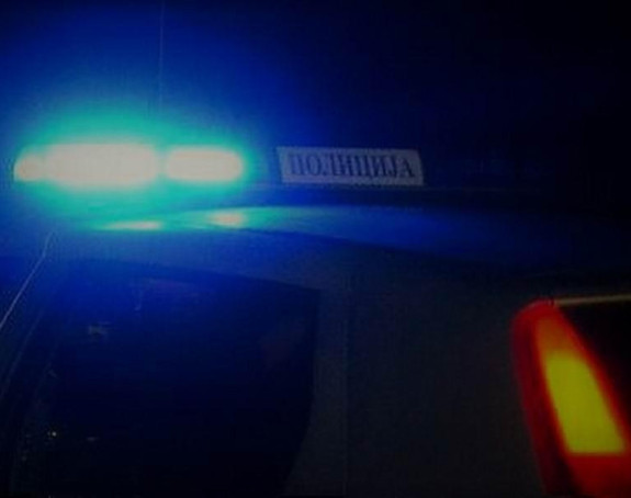 Gorio policijski auto u Nišu