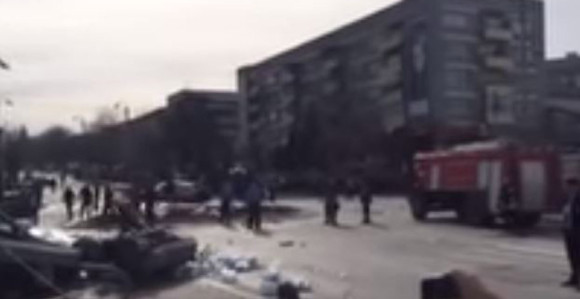 Kamion uletio u masu prolaznika