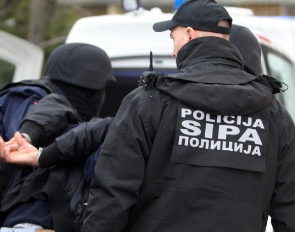 "Palo" još šest carinika UIO