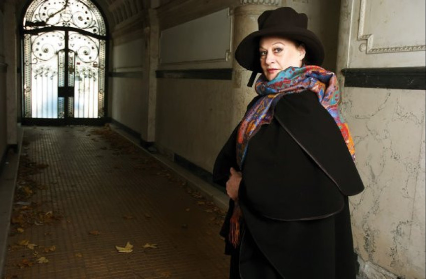 Olivera Katarina rasprodaje namještaj da bi platila račune