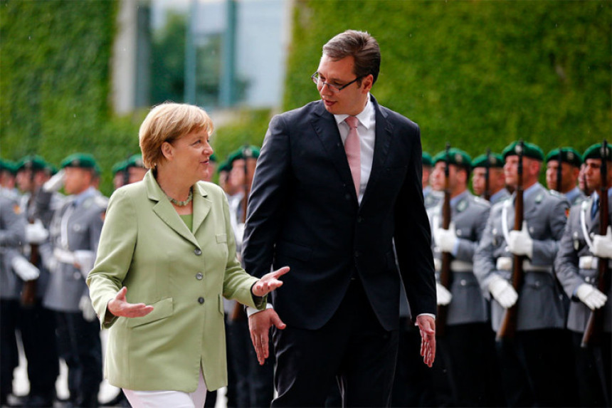 Zašto je Merkel pozvala Vučića?