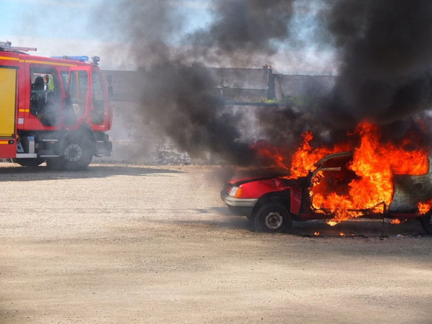 Izgorjelo šest vozila na Cetinju