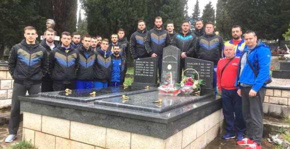 Браво! Навијачи из Грачанице одушевили Требињце!