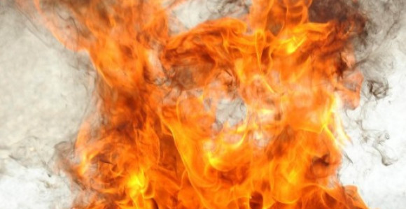 Požar u stambenoj zgradi u Parizu