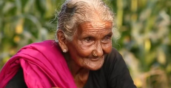 Ima 106 godina i hiljade pratilaca 